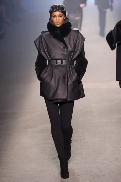 Look 19